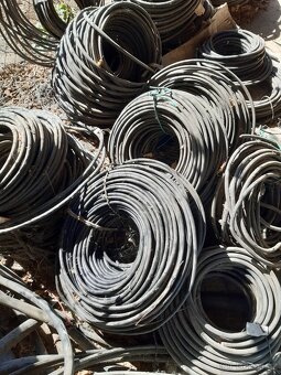 kabely - vodiče AY - 4