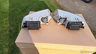 PŘEDNÍ SVĚTLA OCTAVIA 2 - 4