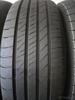 Sada letních pneu 215/60/17.Goodyear. - 4