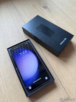Samsung Galaxy S23 256GB černý - 4