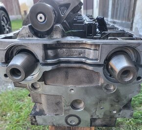 Hlava motoru Škoda Octavia 2 nafta , motor BKD , 2.0 , 16V - 4