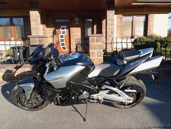 Suzuki B-King ABS 2008 - 4
