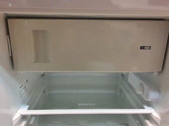 Dovoz - úsporná lednice BEKO s vnitřním mrazákem - 4