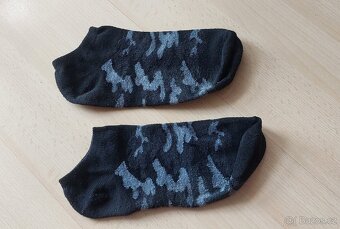Dětské maskáčové tepláky vel.164 a tričko vel.152 a ponožky - 4