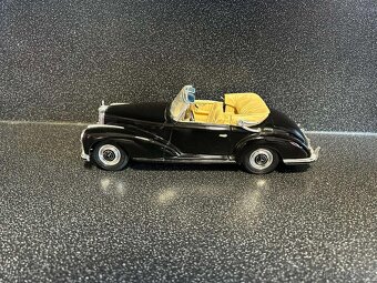 Mercedes Benz 300 S 1955 1:18 - 4