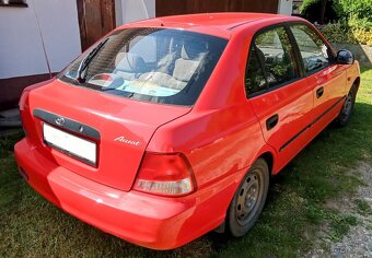 Hyundai Accent - 4