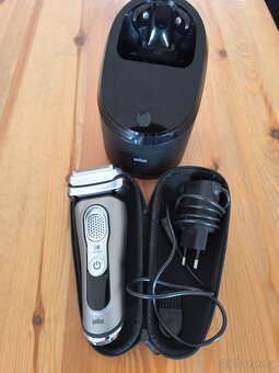 Holicí strojek Braun Series 9 Black - 4