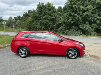 HYUNDAI I30 1.6 CRDI KOMBI 2017 VÝHŘEV KLIMA SENZORY - 4