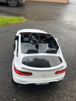 Elektrické autíčko Mercedes GLC 63S 4x4 bílé - 4