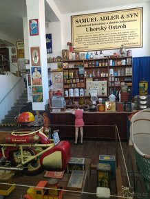 Staré figuríny,reklamní cedule,historie obchodu a řemesel. - 4