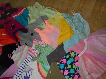 balík oblečení vel. 98 až 104 na holku - 4