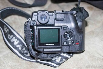 Olympus 8080WZ s příslušenstvím - 4