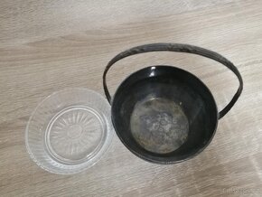 Starožitná skleněná cukřenka v kovové žardiniéře s ouškem - 4
