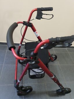 nové chodítko, červené, uveze 136kg, sedátko - 4