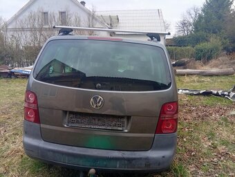 Volkswagen Touran - 4