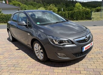 OPEL ASTRA J 1.6 16V 85kW-2010-128.772KM-XENON,AC,VÝHŘEV- - 4