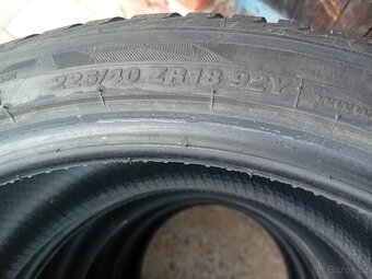 225/40R18 97Y - 4