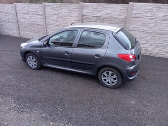 Peugeot 206+ ,1,4 benzín,120000km - 4