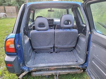 Toyota RAV4 - 4
