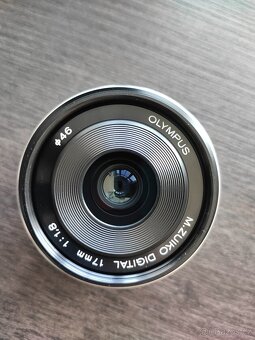 Olympus M.ZUIKO 17 mm f/1,8 černý - 4