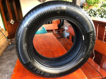 Prodám 4 pneu Continental 215/65R17 V XL - 4