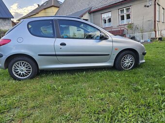 Peugeot 206 1.1i (44 kW), r. v. 1999, STK 06/2026, zachovalý - 4