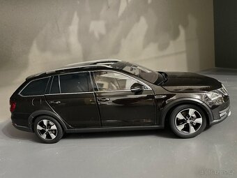 Škoda Octavia III Combi facelift 1:18 Paudi - nové - 4