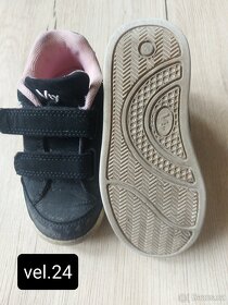 Pantofle 24 sandály 25 ponožky 23-26,NIKE botasky - 4