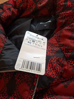 Červená bunda Desigual - 4