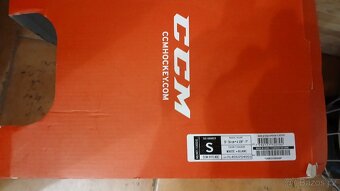 Dětská hokejová helma / přilba - 4