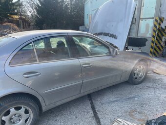 Mercedes w211 e200cdi díly - 4