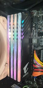 Gigabyte Aorus 16GB DDR4 RAM 3200 - 4