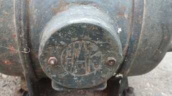 Asynchronní motory HAK, MEZ, jeden bez štítku - 4