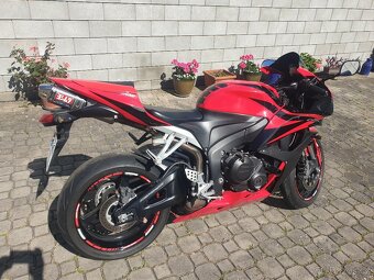 Honda CBR 600 RR - 4