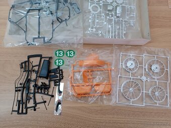 Model ČZ 250 "žluťák" moto cross Protar 1:9 (nesložený) - 4