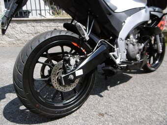 Aprilia Tuono 125 rv. 2019 11kw - otevřená, pěkná - 4