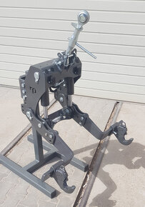 Prodám universální přední tříbodový závěs 1,1 t - 4