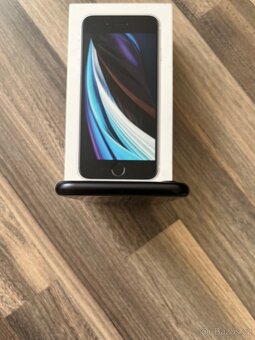 iPhone SE 2020 - 4