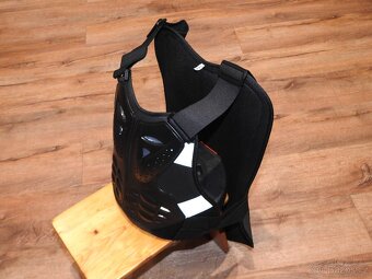 Chráničová vesta Nová - 4