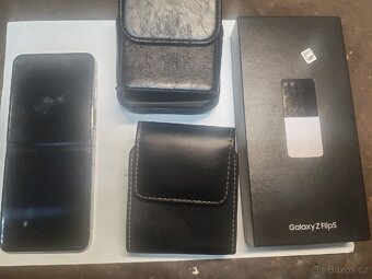 Samsung Galaxy Z Flip 5 - 4