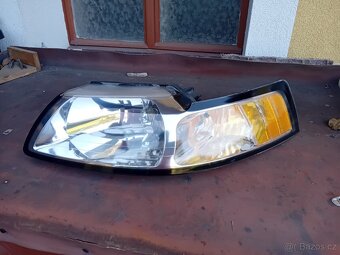 Prodám přední světla Ford mustang - 4
