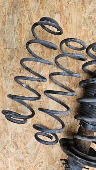 Tlumiče a pružiny Octavia 1/golf 4 - 4