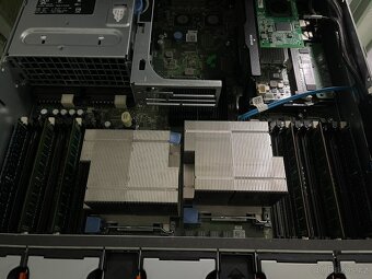 DELL PowerEdge R710 – 2× Xeon L5640, 16GB RAM, 8× SAS - 4
