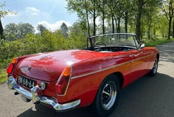 MGB Roadster - 4