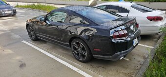 Ford Mustang 5.0GT - 4