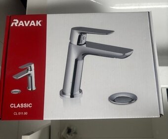 Skříňka s umyvadlem a baterií a vysoká skříň - 4