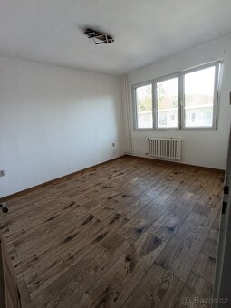 Pronájem, Byt 2+1 s balkónem, Jince - 4