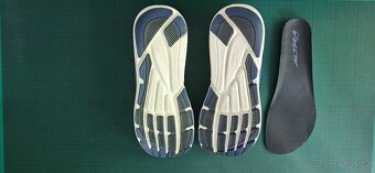 Altra - 4