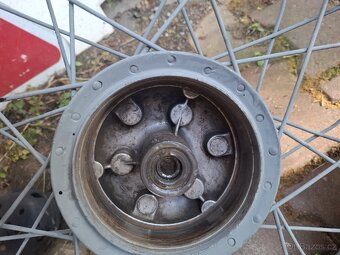 Pneu jawa 50 - 4