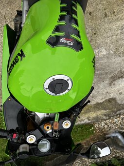 Kawasaki ZX6R - 4